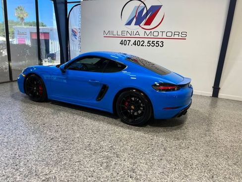 Used 2022 Porsche 718 Cayman GTS RWD image 2