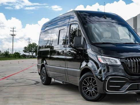 Used 2022 Mercedes-Benz Sprinter 2500 image 23