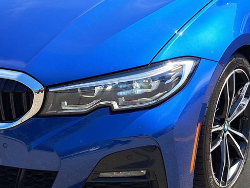 Used 2022 BMW 330i Sedan w/ M Sport Package RWD image 30