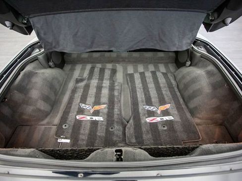Used 2006 Chevrolet Corvette Z06 w/ Preferred Equipment Group image 34