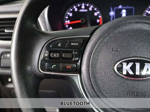 Used 2017 Kia Optima LX image 4