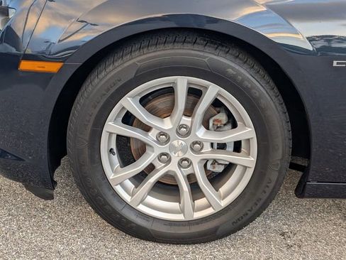 Used 2015 Chevrolet Camaro LT RWD image 4