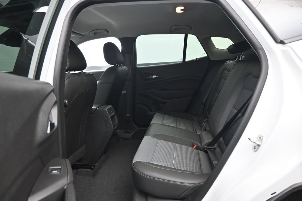 Used 2025 Chevrolet Trax LT w/ LT Convenience Package FWD image 28