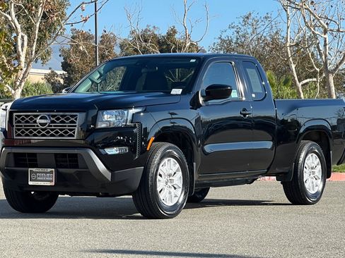 Certified 2024 Nissan Frontier SV w/ SV Convenience Package image 8