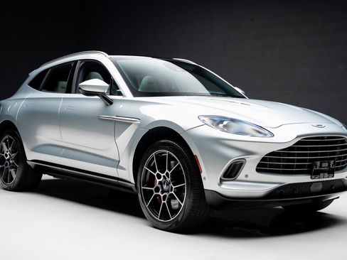 Used 2022 Aston Martin DBX image 90