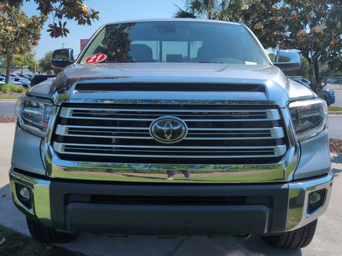 Used 2021 Toyota Tundra Limited w/ Limited Premium Package AWD/4WD image 3