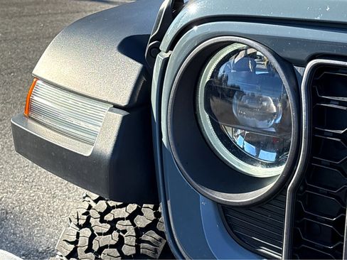 Used 2024 Jeep Wrangler Unlimited Rubicon image 21