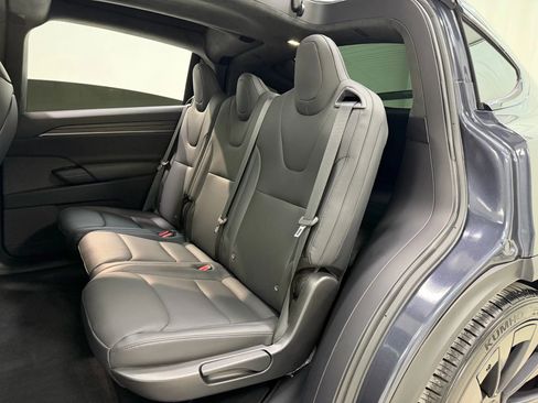 Used 2024 Tesla Model X image 18