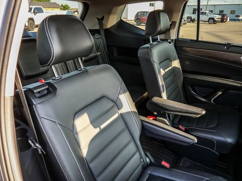 Used 2024 Volkswagen Atlas SEL AWD/4WD image 28