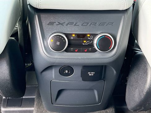 Used 2025 Ford Explorer Platinum w/ Ultimate Package AWD/4WD image 27