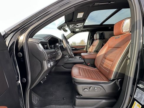 Used 2023 GMC Yukon XL Denali Ultimate image 2