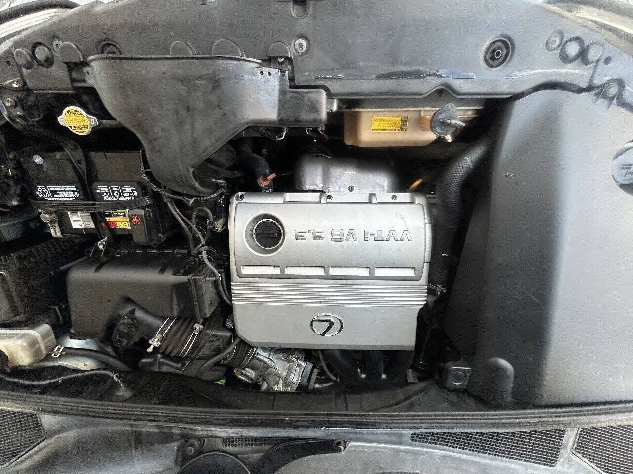Used 2005 Lexus RX 330 FWD image 7