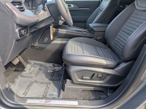 New 2026 Ford Explorer ST-Line w/ ST-Line Street Pack image 11