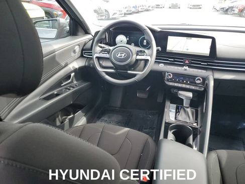 Certified 2025 Hyundai Elantra SEL FWD image 22