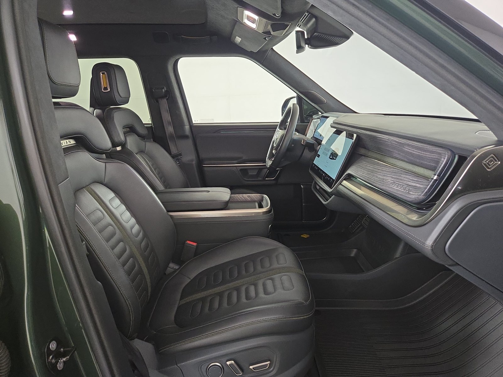 Used 2022 Rivian R1T Adventure AWD/4WD image 23