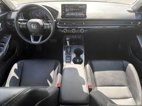 Used 2024 Honda Civic Touring image 4