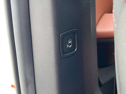 Used 2023 Kia Carnival SX Prestige FWD image 33