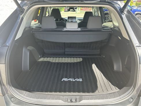 Certified 2022 Toyota RAV4 XLE w/ Convenience Package AWD/4WD image 21