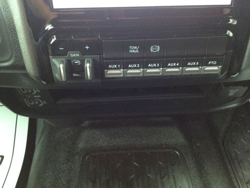 New 2026 RAM 3500 Tradesman AWD/4WD image 10