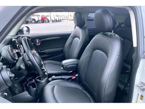 Used 2020 MINI Cooper 2-Door Hardtop image 27