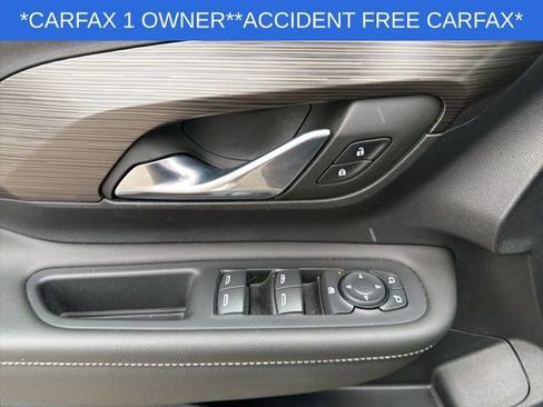 Used 2023 GMC Terrain SLE image 24