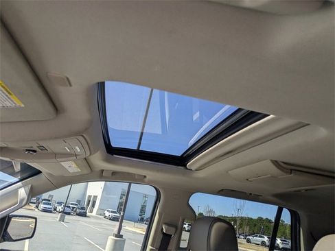 Used 2018 GMC Yukon SLT w/ Open Road Package image 22