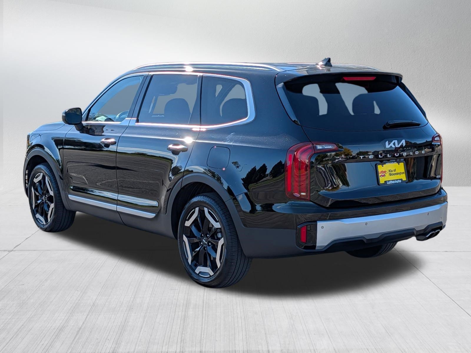 Certified 2024 Kia Telluride S w/ S Sunroof Package AWD/4WD image 5