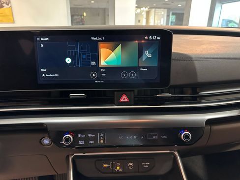 Used 2026 Kia Carnival FWD image 21