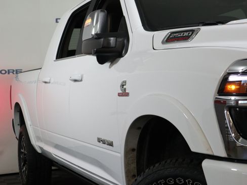 Used 2025 RAM 2500 Limited AWD/4WD image 3