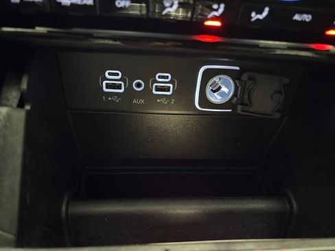 Used 2025 Jeep Grand Cherokee L Limited w/ Black Appearance Package RWD image 28