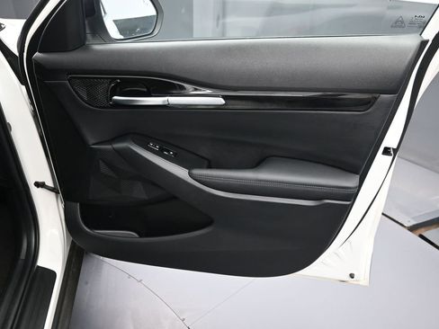 Certified 2024 Kia Seltos X-Line AWD/4WD image 37