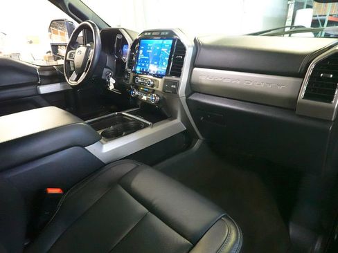 Used 2022 Ford F350 Lariat image 27