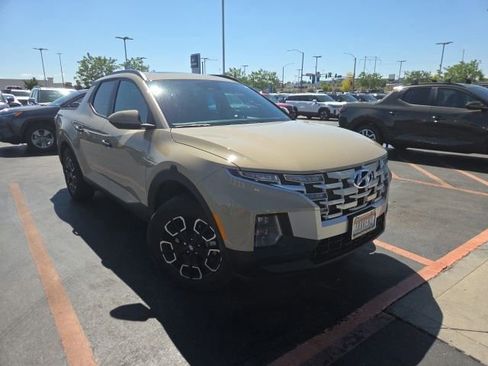 Used 2024 Hyundai Santa Cruz SEL w/ Activity Package AWD/4WD image 2