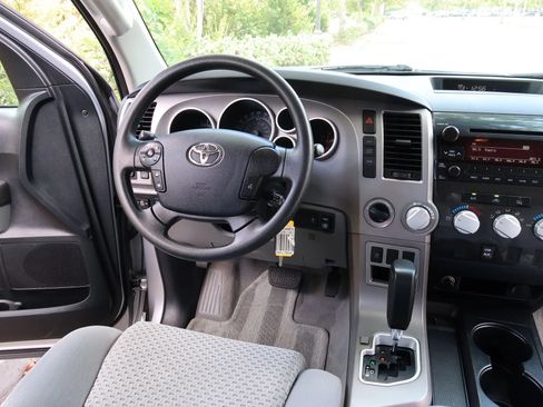 Used 2010 Toyota Tundra 4x4 Double Cab image 40
