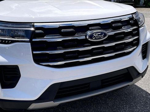Certified 2025 Ford Explorer Active RWD image 29