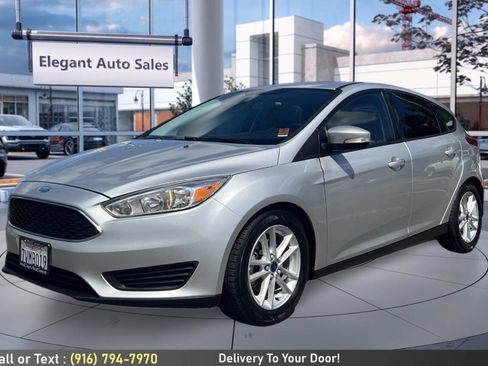Used 2016 Ford Focus SE FWD image 9
