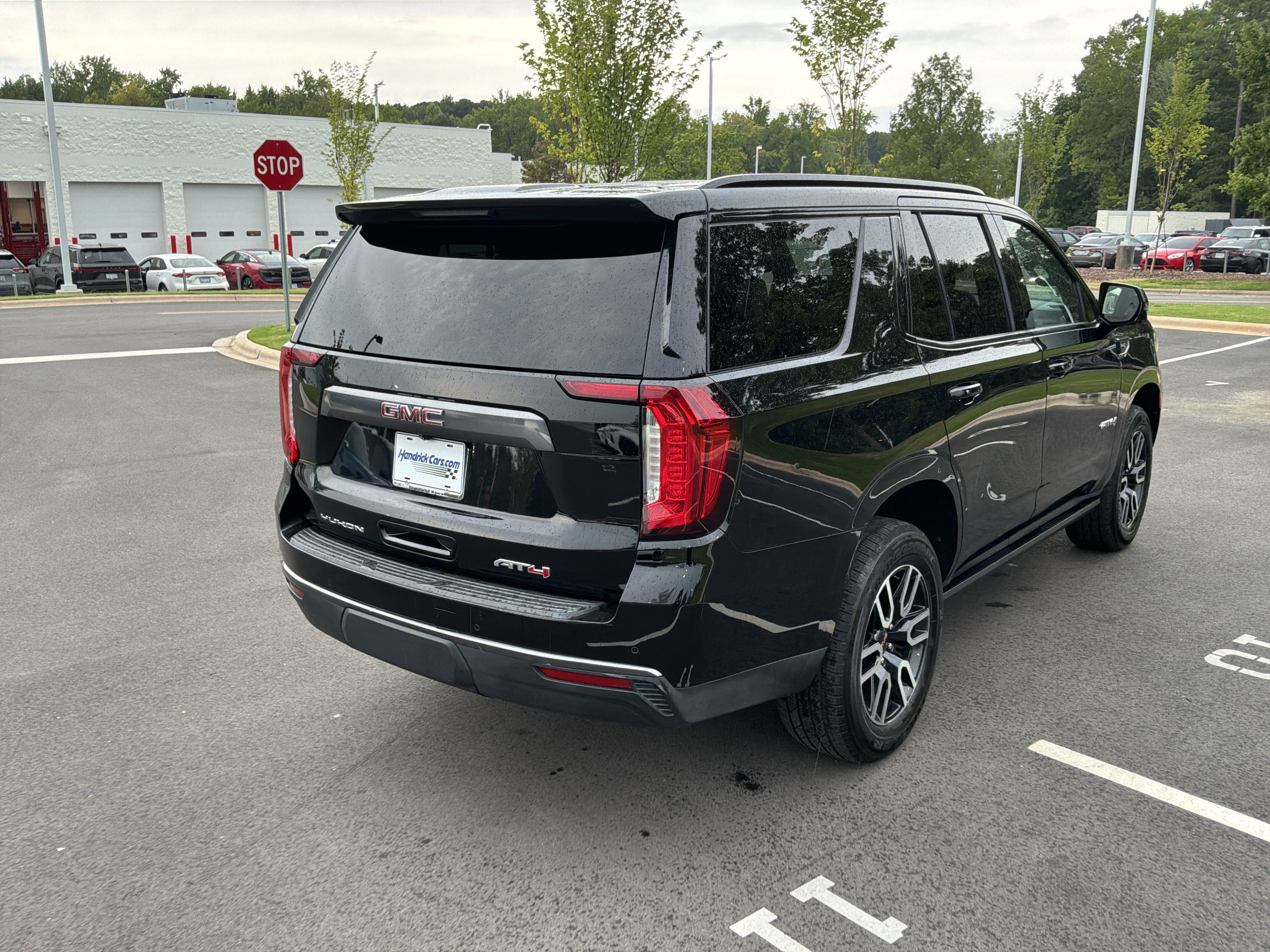Used 2021 GMC Yukon AT4 w/ AT4 Premium Package AWD/4WD image 10