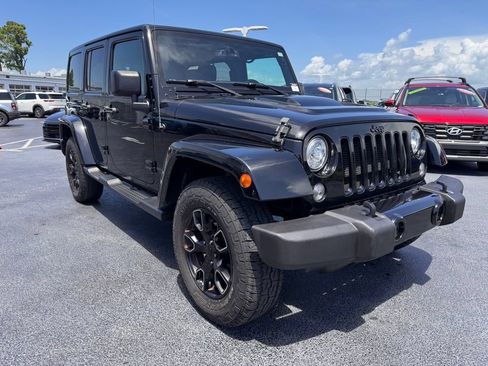 Used 2017 Jeep Wrangler Unlimited Sahara AWD/4WD image 7