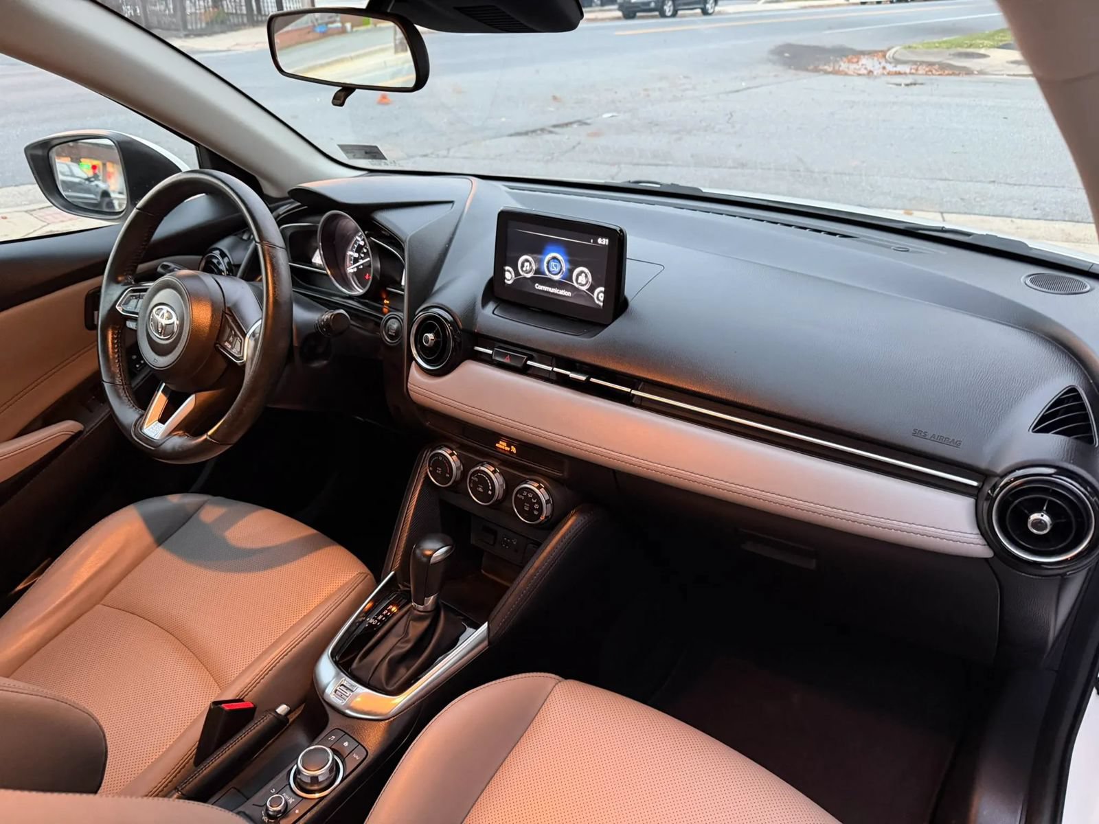 Used 2020 Toyota Yaris XLE FWD image 19