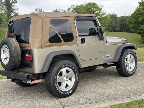 Used 2004 Jeep Wrangler 4WD w/ Dual Top Group image 8