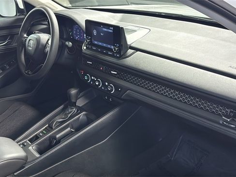 Used 2023 Honda Accord EX image 11