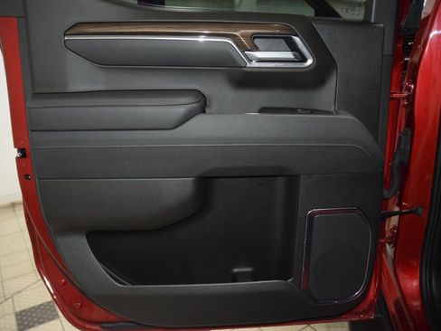 Used 2025 Chevrolet Silverado 1500 RST AWD/4WD image 46