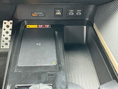 Used 2025 Toyota Camry SE FWD image 21
