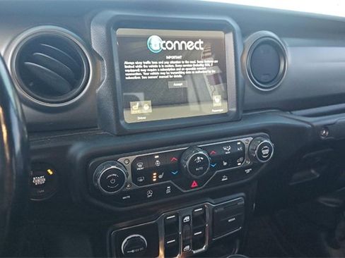 Used 2021 Jeep Gladiator Willys image 8