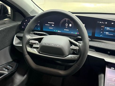 Used 2025 Lucid Air Touring image 21