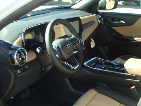 New 2026 Chevrolet Equinox ACTIV w/ Convenience Package III image 8