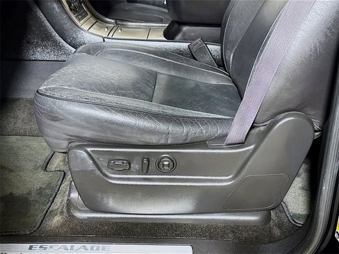 Used 2012 Cadillac Escalade ESV Platinum image 18