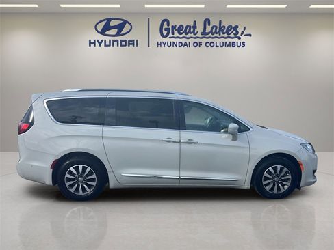 Used 2020 Chrysler Pacifica Touring-L Plus w/ Advanced Safetytec Group image 6