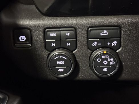 Used 2024 Chevrolet Silverado 1500 RST w/ Convenience Package II AWD/4WD image 19