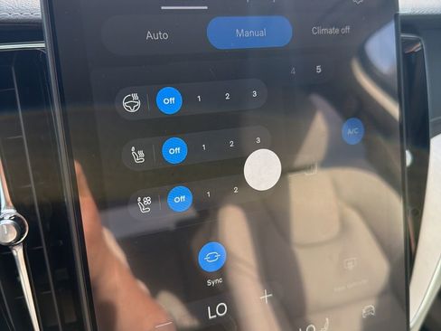 New 2026 Volvo XC60 B5 Ultra w/ Climate Package image 15